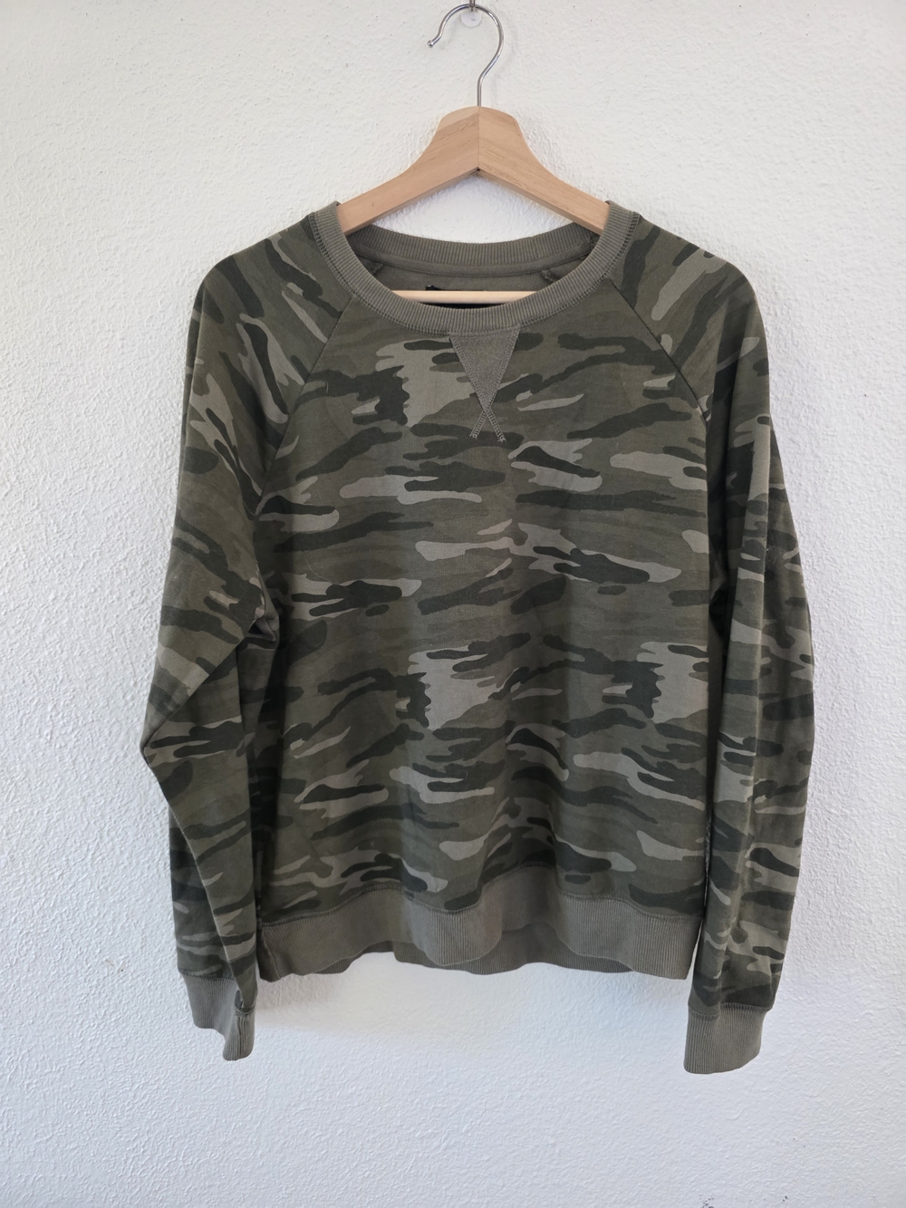Lucky Brand - Womens Camo Pullover Sweatshirt.